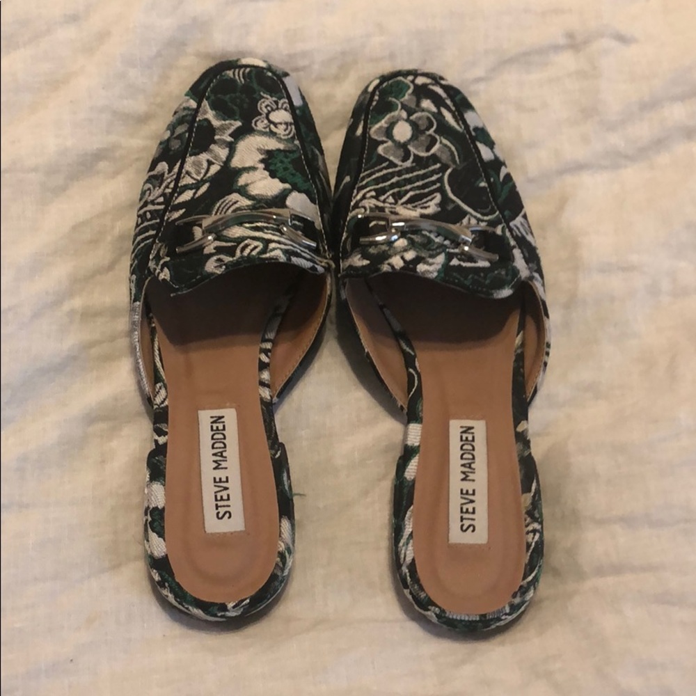 Steve Madden Chess mules size 8 green